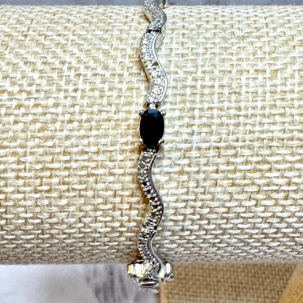 Silver Tone Black Oval Black Stone Bracelet 7.5" Box Clasp PAJ BB Illusion Wavy